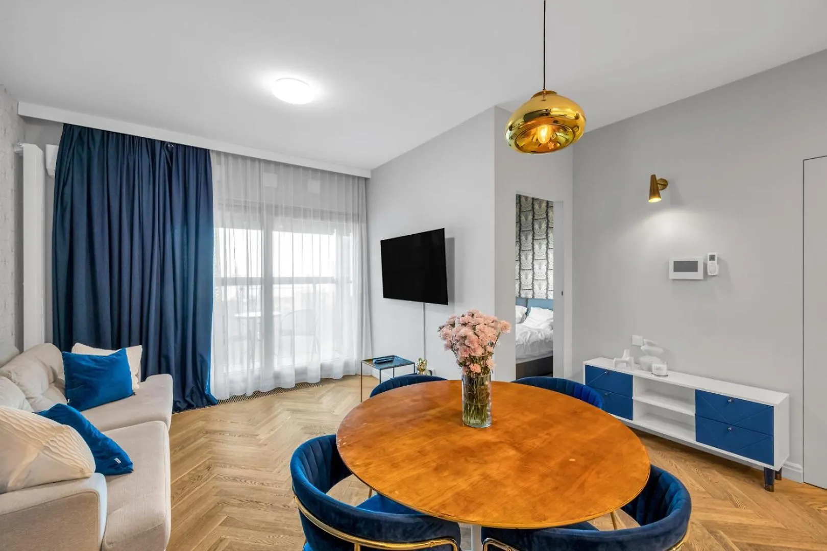 Vipwarsawapartments Sapphire Mennica Residence 0*, Warsaw